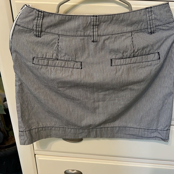 H&M Navy Striped Skirt Size 8 - Picture 3 of 7